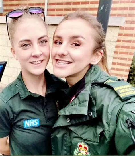 Ambulance workers ditch NHS for OnlyFans and are。